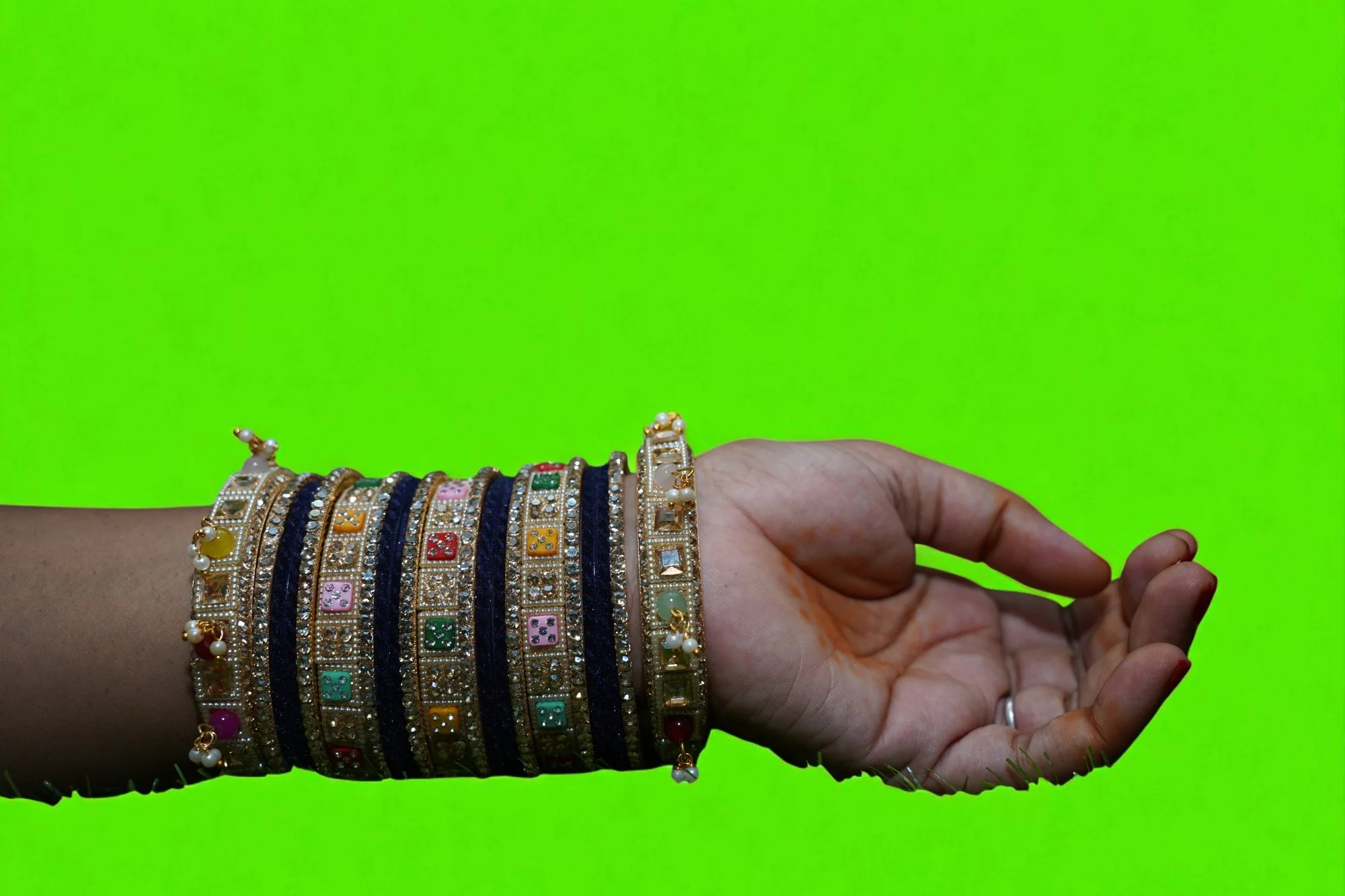 Nari Nakhre Majestic Velvet Stone Bridal Chuda